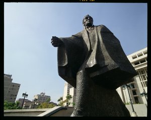 セントロサイモンボリバル（ブロンズ）でのサイモンボリバル（1783-1830）の像